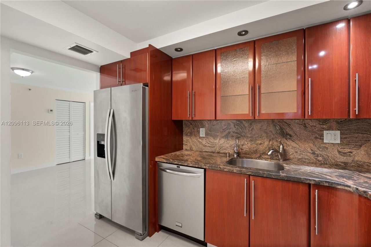 210 174th St , Unit 1103, Sunny Isles Beach, FL 33160 Photo