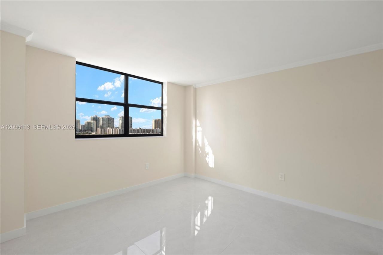 210 174th St , Unit 1103, Sunny Isles Beach, FL 33160 Photo