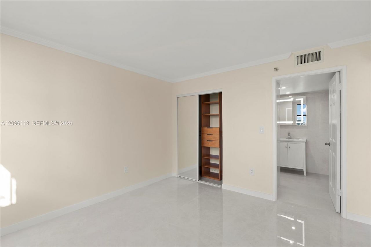 210 174th St , Unit 1103, Sunny Isles Beach, FL 33160 Photo