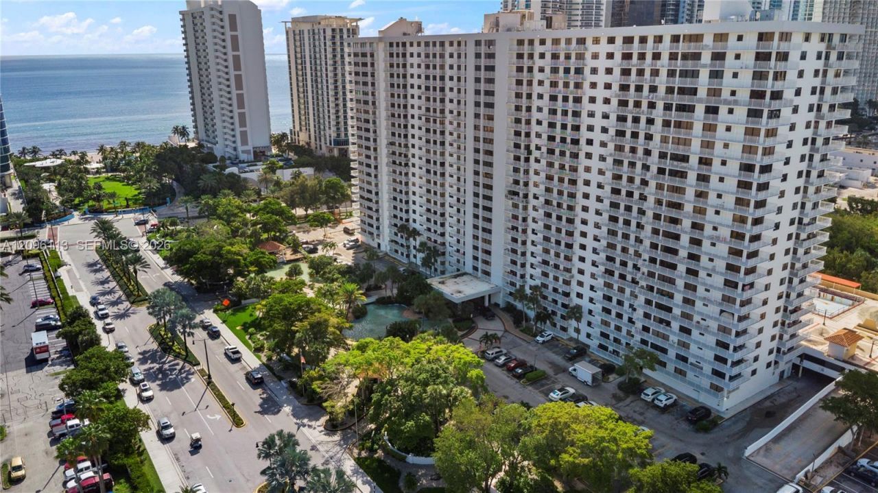 210 174th St , Unit 1103, Sunny Isles Beach, FL 33160 Photo