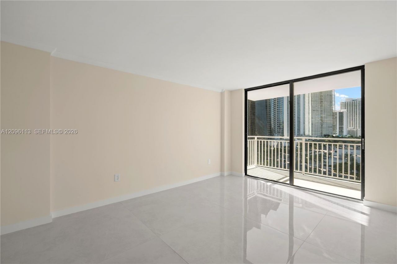 210 174th St , Unit 1103, Sunny Isles Beach, FL 33160 Photo
