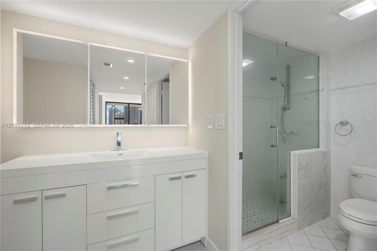 210 174th St , Unit 1103, Sunny Isles Beach, FL 33160 Photo