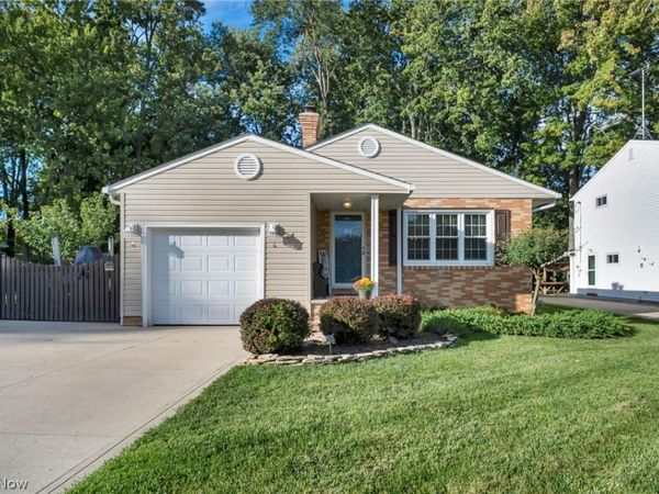 34853 Lakeshore Boulevard , Timberlake, OH 44095