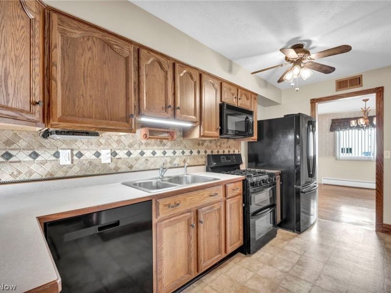 34853 Lakeshore Boulevard, Timberlake, OH 44095 Photo 17