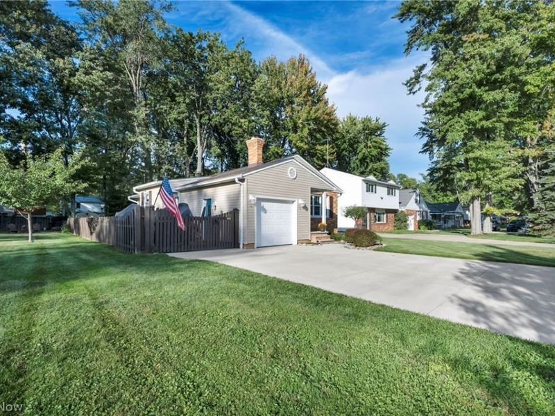 34853 Lakeshore Boulevard, Timberlake, OH 44095 Photo 3