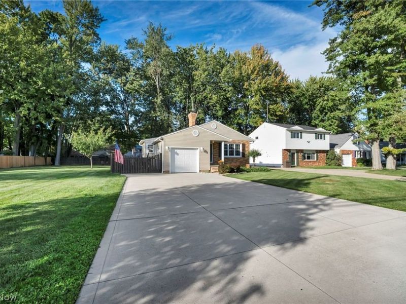 34853 Lakeshore Boulevard, Timberlake, OH 44095 Photo 5