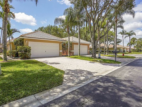 5215 Grande Palm Circle, Delray Beach, FL 33484