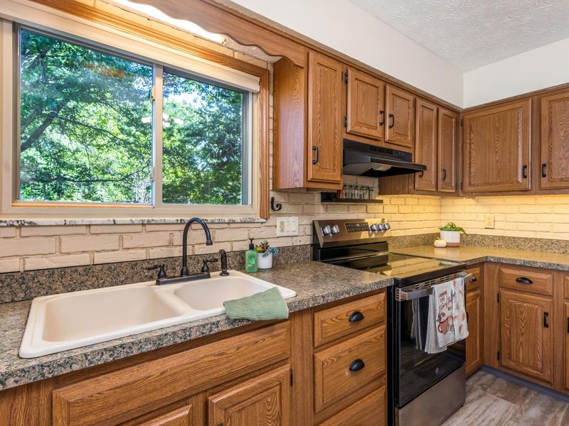 438 Theori Avenue, Columbus, OH 43230 Photo 16
