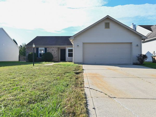 2265 Lakecrest Drive , Columbus, IN 47201