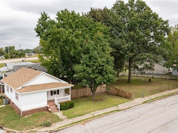 437 Short Avenue , Wood River, IL 62095
