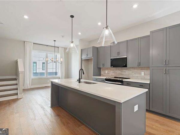 989 Bibbs Circle NW, Unit 24, Atlanta, GA 30318