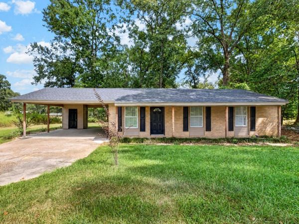 34 Kennon Ave., Laurel, MS 39443