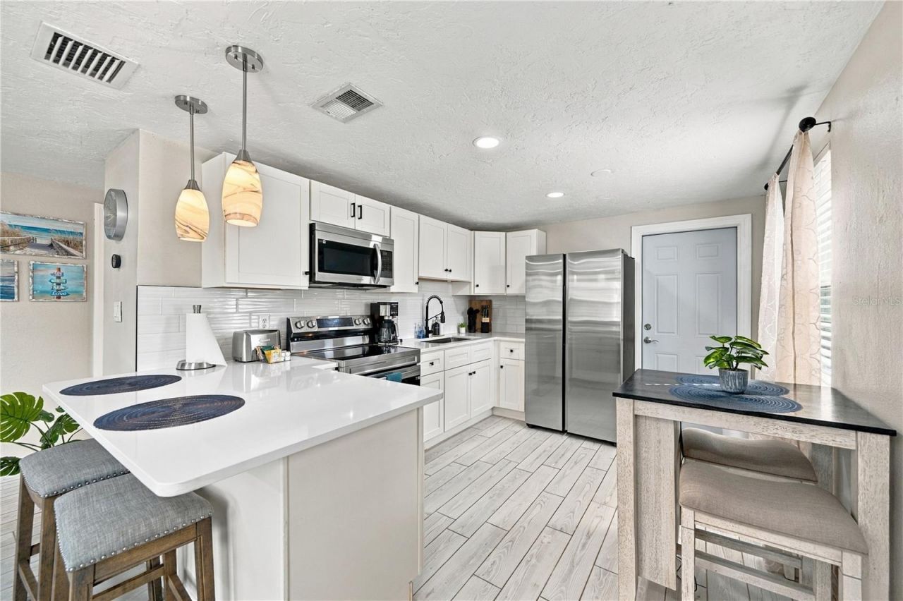 1004 67th Avenue W, Bradenton, FL 34207 Photo