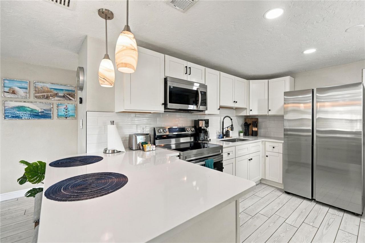 1004 67th Avenue W, Bradenton, FL 34207 Photo