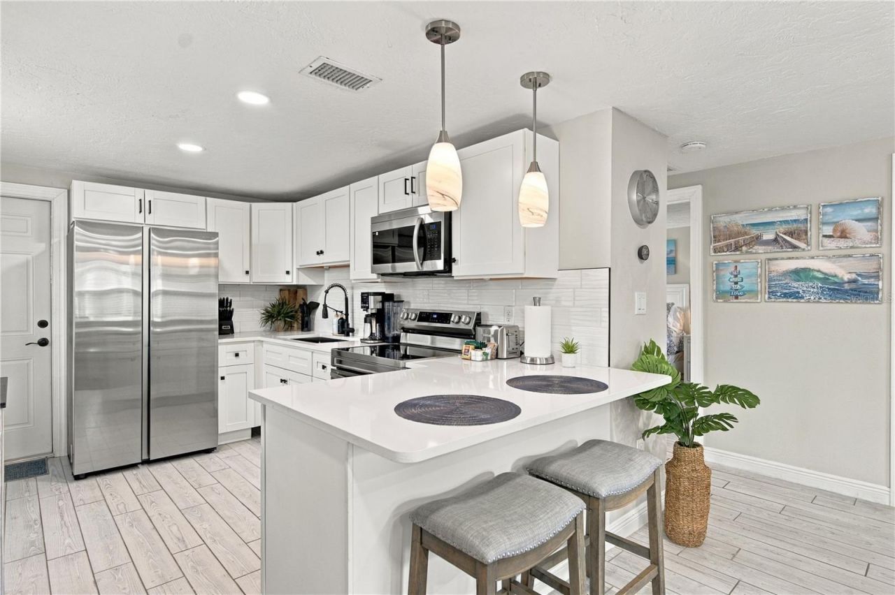 1004 67th Avenue W, Bradenton, FL 34207 Photo