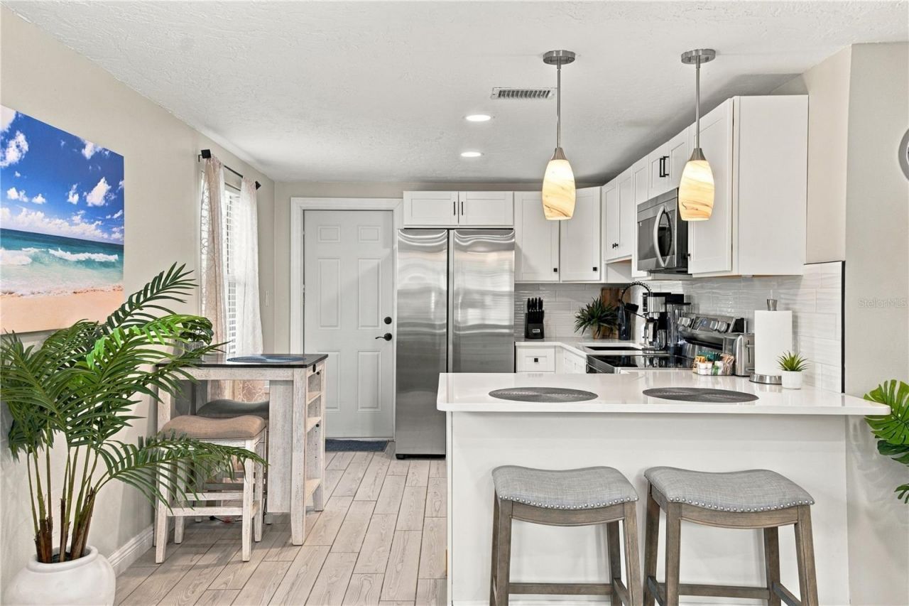 1004 67th Avenue W, Bradenton, FL 34207 Photo