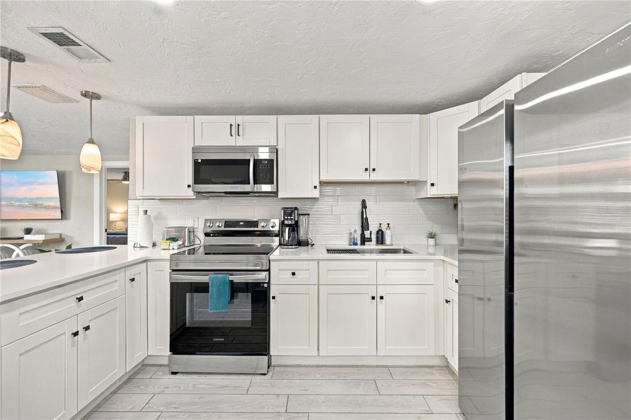 1004 67th Avenue W, Bradenton, FL 34207 Photo