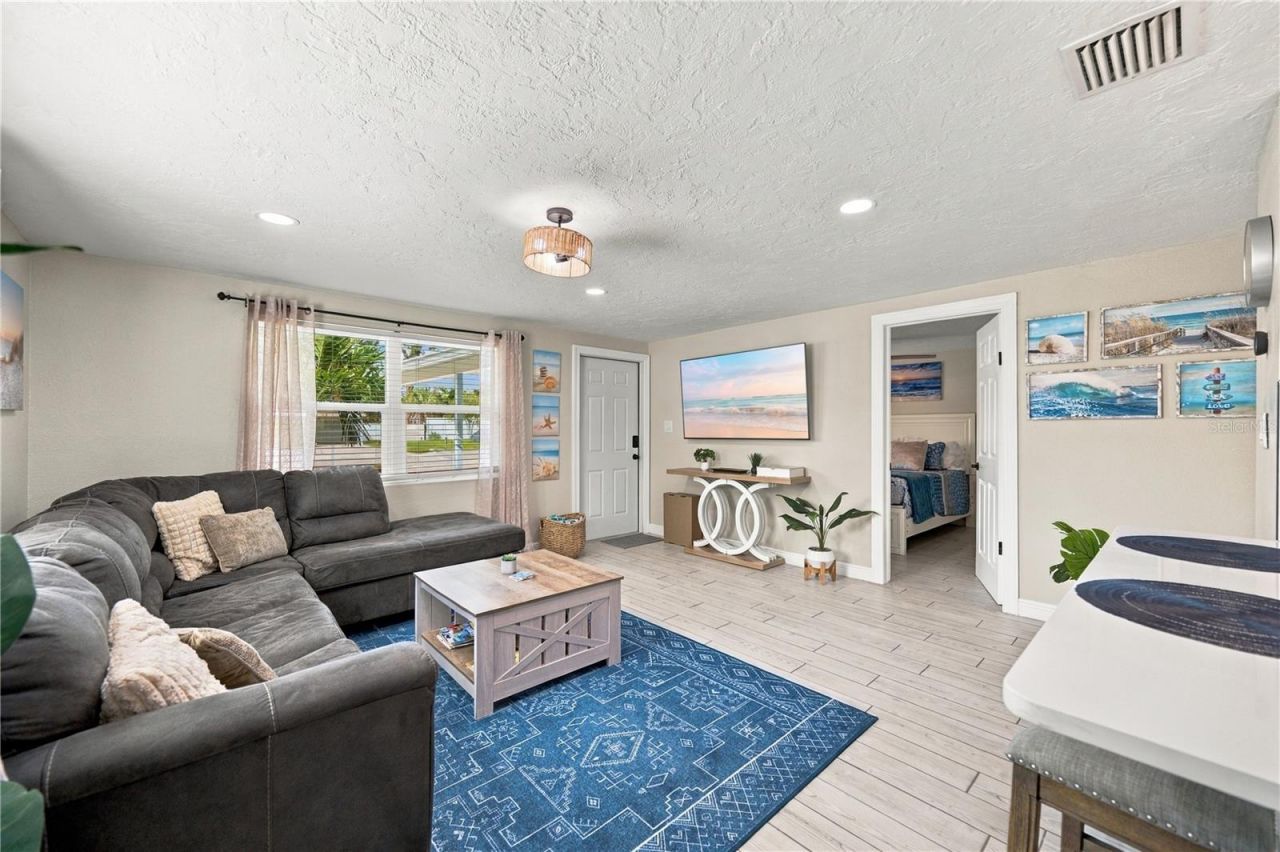 1004 67th Avenue W, Bradenton, FL 34207 Photo