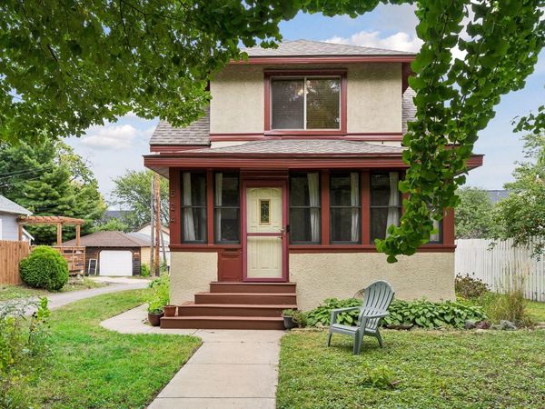 524 Lexington Parkway N, Saint Paul, MN 55104