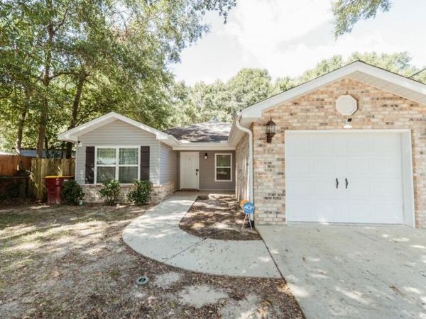 401 E Field Avenue, Crestview, FL 32539