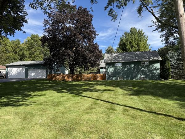 8014 Hillside Road , Crystal Lake, IL 60012