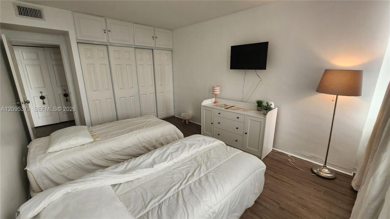7441 Wayne Ave , Unit 8Q, Miami Beach, FL 33141 Photo