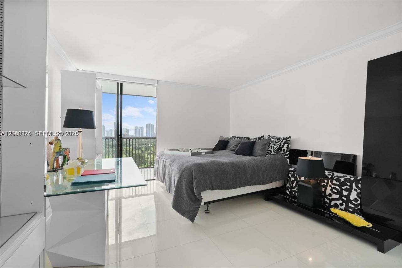 20301 W Country Club Dr , Unit 1226, Aventura, FL 33180 Photo