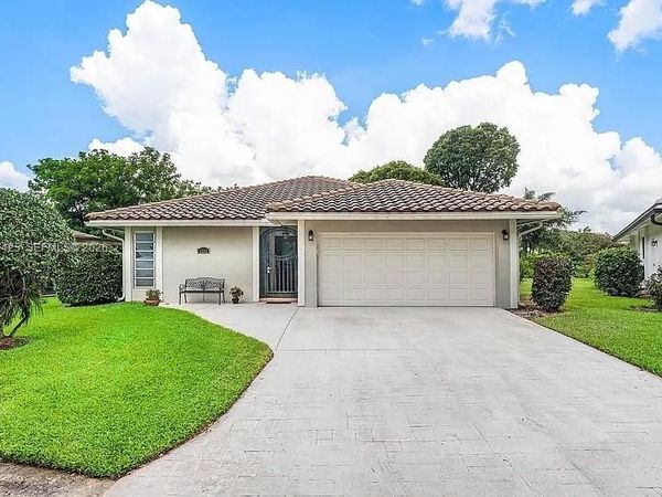 1750 Riverwood Ln , Coral Springs, FL 33071