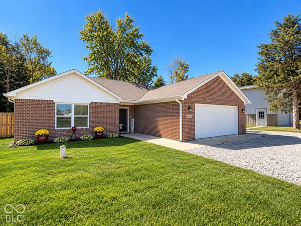 554 Mill Springs , Coatesville, IN 46121