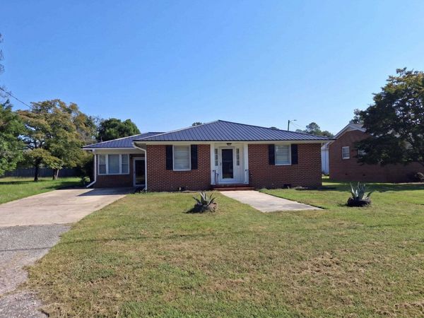 1321 E Washington St. , Dillon, SC 29536
