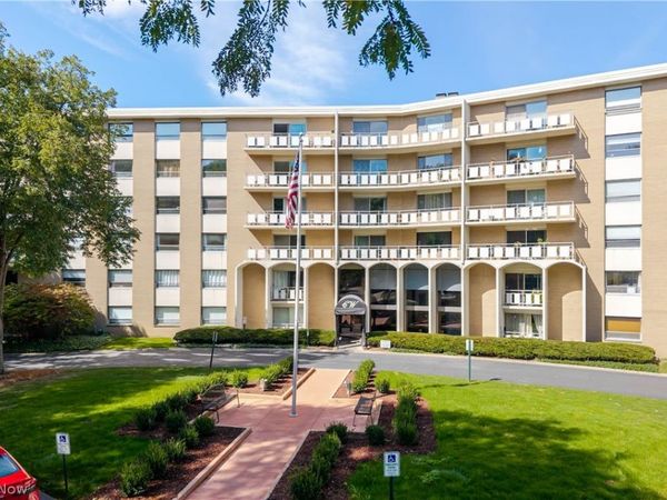 3400 Wooster Road, Unit 610, Rocky River, OH 44116