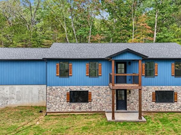 100 S Lake, Hillsboro, MO 63050