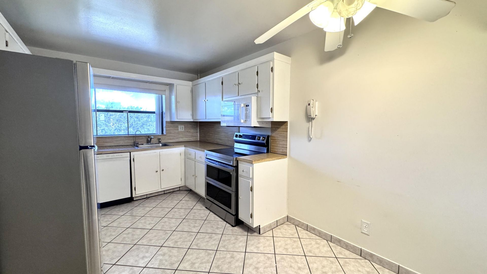 10207 Sunrise Lakes Boulevard, Unit 407, Sunrise, FL 33322 Photo