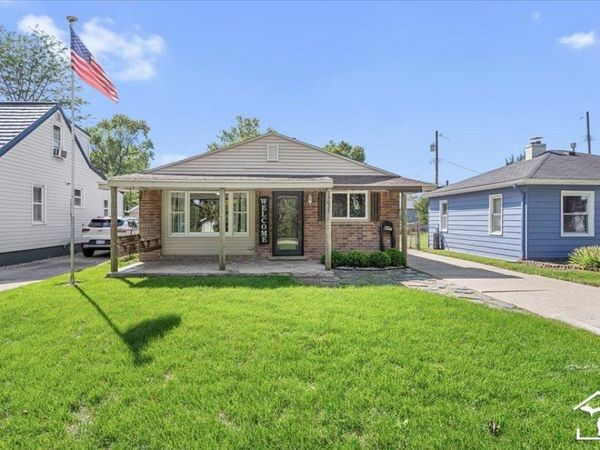 13637 Wright Street, Gibraltar, MI 48173
