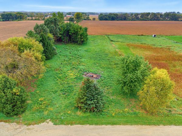 N7105 Hillside Dr, Concord, WI 53094