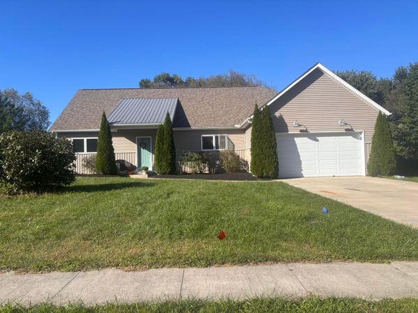 38 Buttercup Court SW, Pataskala, OH 43062