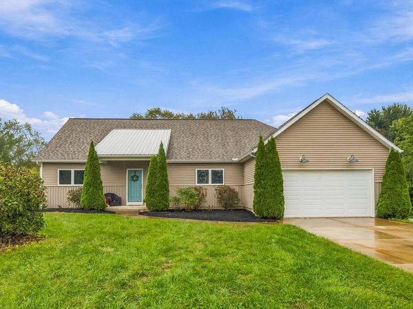 38 Buttercup Court SW, Pataskala, OH 43062