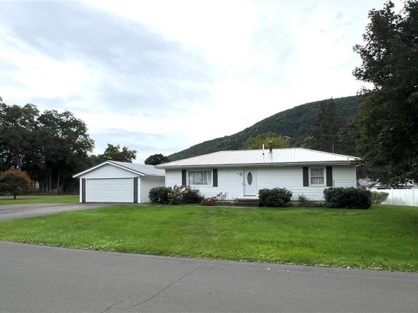 29 Sunset Circle , Elmira, NY 14903