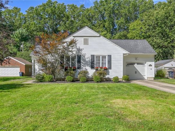 154 Birdwood Road , Akron, OH 44313