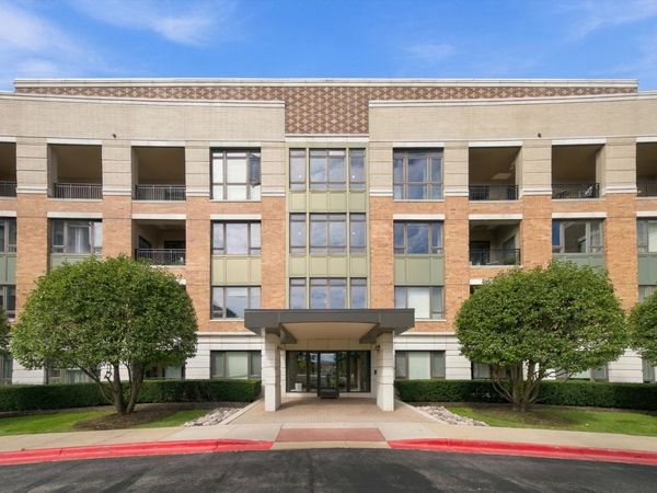 1000 Village Center Drive , Unit 410, Burr Ridge, IL 60527