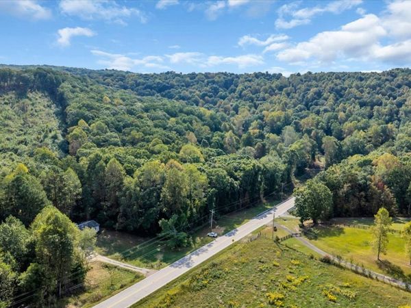 399 SR Highway , Palmer, TN 37365