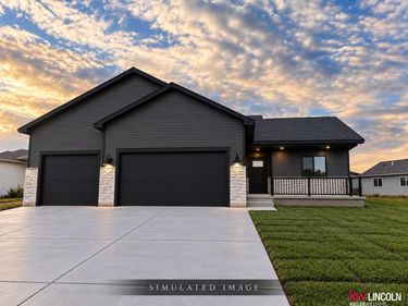 1854 E 8th Street, Hickman, NE 68372