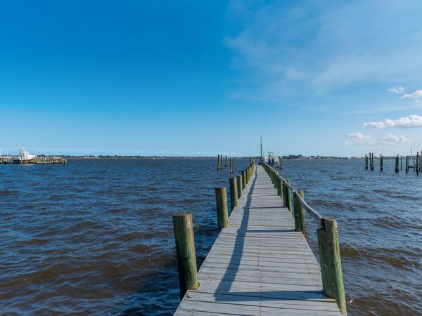 1712 NE Seahorse Place, Jensen Beach, FL 34957