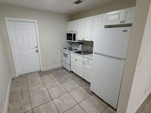 4141 SW 20TH Street, Unit 1-5, West Park, FL 33023
