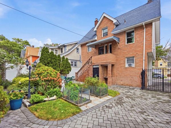 40-36 167, Flushing, NY 11358
