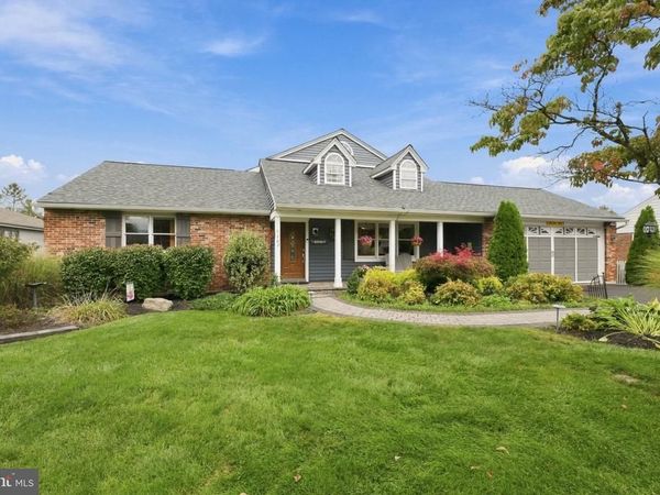 5207 TILGHMAN STREET, COOPERSBURG, PA 18036