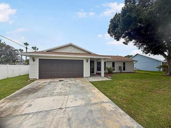2302 SW Fern cir , Port St. Lucie, FL 34953