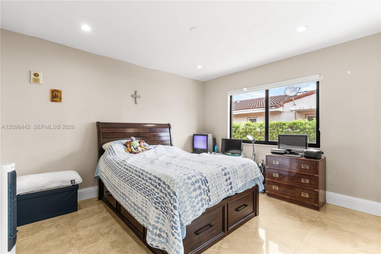 2331 SW 7th St, Miami, FL 33135 Photo