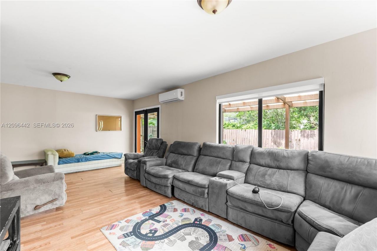 2331 SW 7th St, Miami, FL 33135 Photo