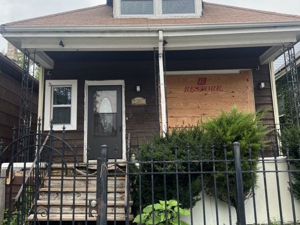 1220 W 74th Street , Chicago, IL 60636